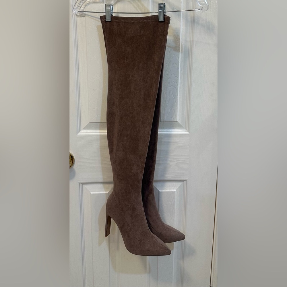 Thigh High Fashion Nova Women’s 4.5” Brown Faux Suede Boots SZ 6 NWOT - Picture 3 of 12